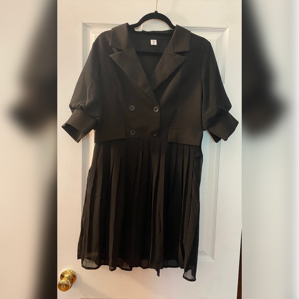 Black collar dress with buttons